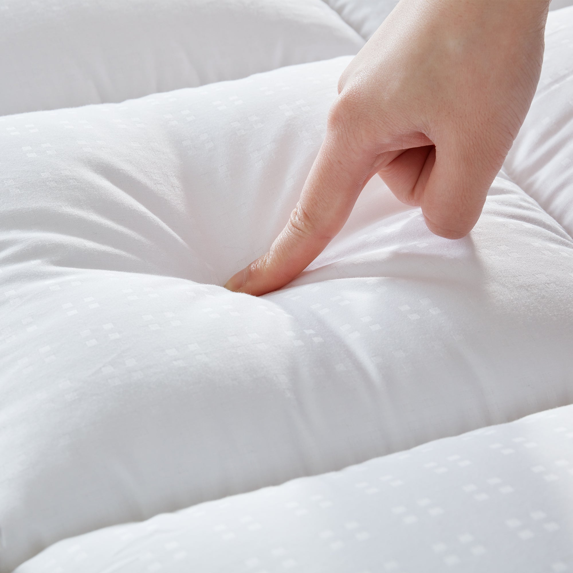 Luxury Thick Cotton Mattress Pad White.