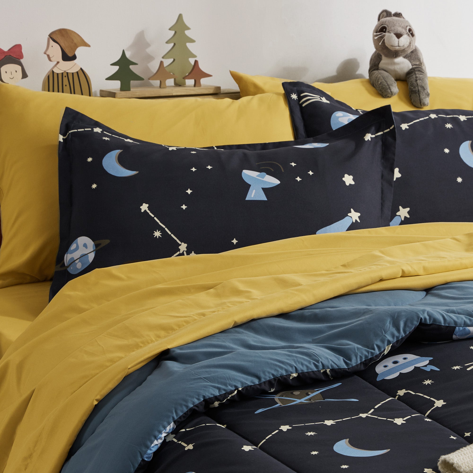 Blue Galaxy Kids Printed Comforter Set.
